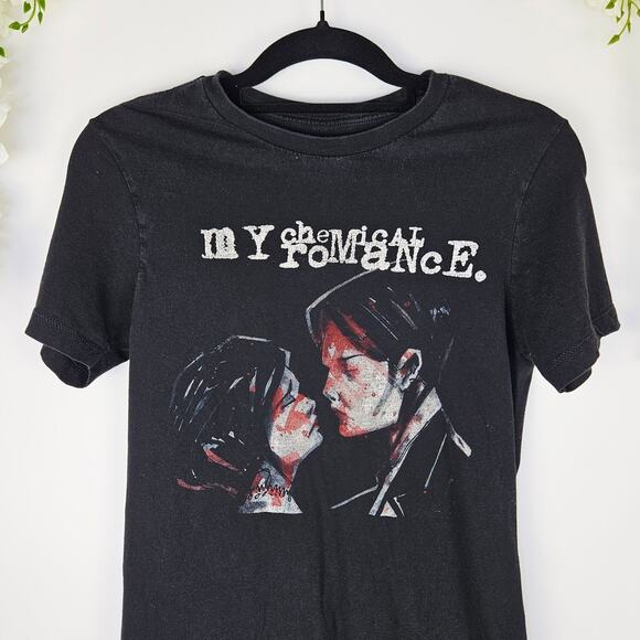 My Chemical Romance TShirt Three Cheers Sweet Revenge Graphic Band Tee Medium - Picture 3 of 7